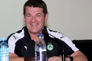 Ο John Carver... (Ομόνοια)