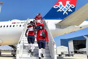Πάτησε Κύπρο ο Ερυθρός Αστέρας (βίντεο/φώτος)
