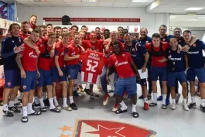 Ερυθρός Αστέρας/Τούρτα στα μούτρα του Negić! (φώτος)