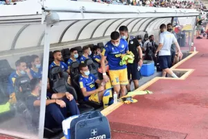 Το ΑΠΟΕΛ βελτιώθηκε... αγχώθηκε αλλά "έσπασε το ρόδι" (φώτος)