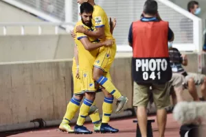 Το ΑΠΟΕΛ βελτιώθηκε... αγχώθηκε αλλά "έσπασε το ρόδι" (φώτος)