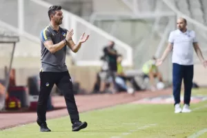 Πρόκριση στα πέναλτι με... ήρωα τον Σίλβα! (φώτος)