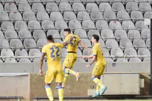 Πρόκριση στα πέναλτι με... ήρωα τον Σίλβα! (φώτος)