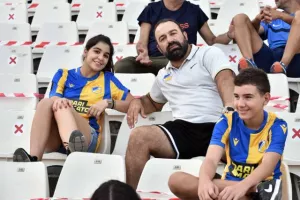 Το ΑΠΟΕΛ βελτιώθηκε... αγχώθηκε αλλά "έσπασε το ρόδι" (φώτος)