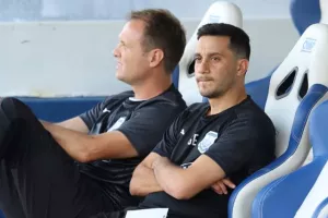 Βλέπει... ΟΦΗ από κοντά
