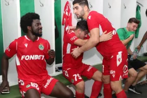 ΦΩΤΟΣ/ΠΑΡΤΙ στ' αποδυτήρια