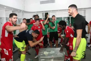 ΦΩΤΟΣ/ΠΑΡΤΙ στ' αποδυτήρια