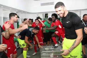 ΦΩΤΟΣ/ΠΑΡΤΙ στ' αποδυτήρια
