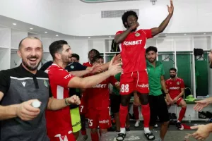 ΦΩΤΟΣ/ΠΑΡΤΙ στ' αποδυτήρια