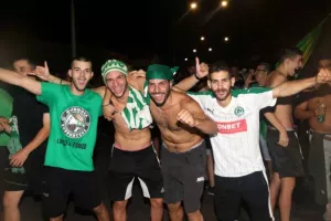 ΧΑΜΟΣ στο οίκημα των "Lakatamia Fans"/ Αποθεώθηκε η αποστολή! (ΦΩΤΟΣ/ΒΙΝΤΕΟ)