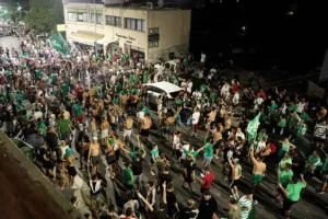 ΧΑΜΟΣ στο οίκημα των "Lakatamia Fans"/ Αποθεώθηκε η αποστολή! (ΦΩΤΟΣ/ΒΙΝΤΕΟ)