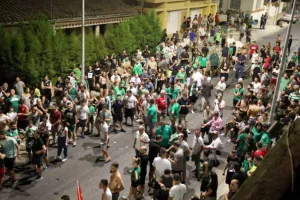 ΧΑΜΟΣ στο οίκημα των "Lakatamia Fans"/ Αποθεώθηκε η αποστολή! (ΦΩΤΟΣ/ΒΙΝΤΕΟ)