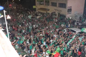 ΧΑΜΟΣ στο οίκημα των "Lakatamia Fans"/ Αποθεώθηκε η αποστολή! (ΦΩΤΟΣ/ΒΙΝΤΕΟ)