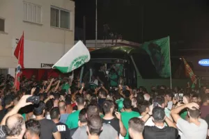 ΧΑΜΟΣ στο οίκημα των "Lakatamia Fans"/ Αποθεώθηκε η αποστολή! (ΦΩΤΟΣ/ΒΙΝΤΕΟ)