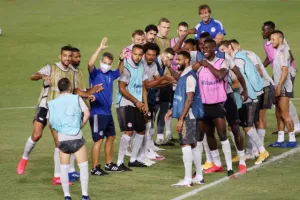 (ΒΙΝΤΕΟ-ΦΩΤΟΣ) Η προπόνηση του Ολυμπιακού Π.