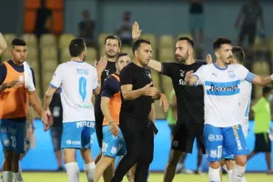 O Ντένιτς… ξεκλείδωσε το τρίποντο! (φώτος)