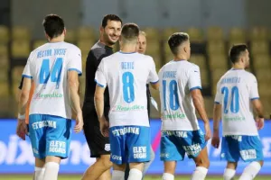 O Ντένιτς… ξεκλείδωσε το τρίποντο! (φώτος)