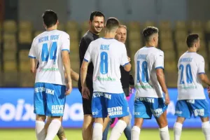 O Ντένιτς… ξεκλείδωσε το τρίποντο! (φώτος)