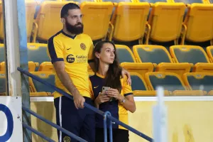 Ανάμεσα σε 888