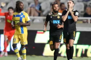 Το ΑΠΟΕΛ βελτιώθηκε... αγχώθηκε αλλά "έσπασε το ρόδι" (φώτος)