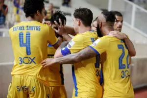 Το ΑΠΟΕΛ βελτιώθηκε... αγχώθηκε αλλά "έσπασε το ρόδι" (φώτος)