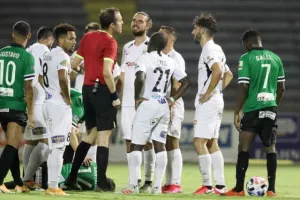 Νίκη με ανατροπή και με 10 παίκτες! (φώτος)