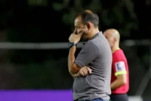 ΧΡΥΣΗΣ/ ''Πελώριο τρίποντο...'' 
