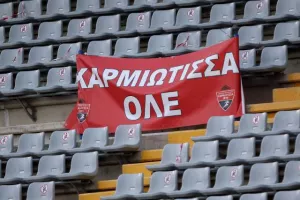 Το έφερε... τούμπα η Καρμιώτισσα, βυθίζεται η ΕΝΠ! (φώτος)
