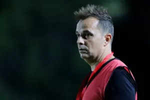 Το έφερε... τούμπα η Καρμιώτισσα, βυθίζεται η ΕΝΠ! (φώτος)