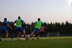 ΕΠΙΣΤΡΟΦΗ... χωρίς διεθνείς και Λάρσον (Φώτος)