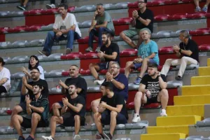 Αλάνθαστος ΕΚΤΟΣ με Τζίνο Φαν Κέσελ! (φώτος)