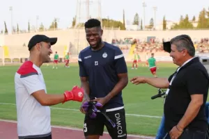 ΒΟΜΒΕΣ Παπασταύρου για Καραβίδα ("200 χιλιάδες καθαρά και 200 μαύρα")!
