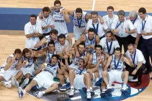 Σαν Σήμερα: Η Ελλάδα ξανά στην κορυφή της Ευρώπης