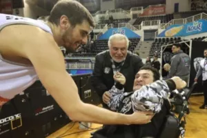 ΠΑΟΚ: Ο γνωστός οπαδός Γιαννάκης προσέφερε 100 ευρώ στην ΚΑΕ!