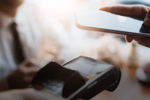 Ασφαλείς και εύκολες πληρωμές παντού μέσω Apple Pay