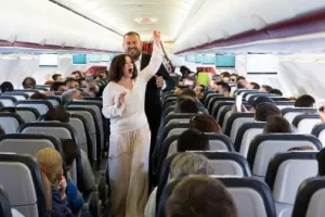 Κατέβασαν επιβάτη από πτήση για Αθήνα -Δεν ήθελε να φορέσει μάσκα