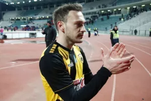 Ο Μπακάκης πλέον το σκέφτεται σοβαρά...