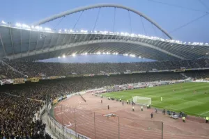 Super League: Εξετάζεται σχέδιο για φιλάθλους από την 3η αγωνιστική