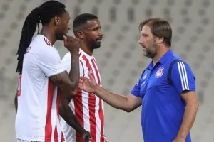 Μαρτίνς: "Ο Σεμέδο θέλει να ανανεώσει με τον Ολυμπιακό"