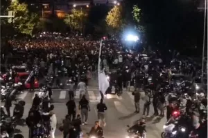 Πανζουρλισμός στους δρόμους και στο ξενοδοχείο για τον ΠΑΟΚ! (φώτος)