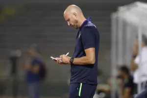 Παραξένεψε το... absolutely 