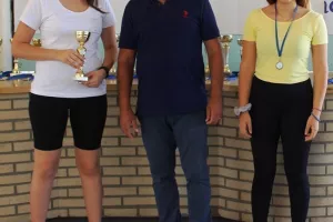 Το κορίτσι των ρεκόρ  «κτύπησε» ξανά! (φώτος)