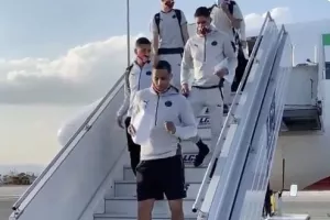 (BINTEO) H άφιξη της PSV στην Λάρνακα