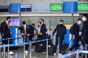 Η αναχώρηση του Ολυμπιακού για την Πορτογαλία