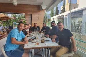 Γεύμα και... συζήτηση