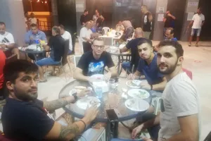 ΦΩΤΟΣ/Δείπνο σε εξαιρετικό κλίμα