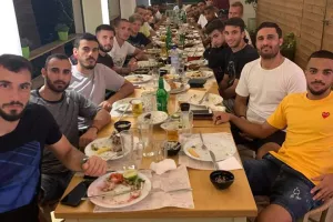 (ΦΩΤΟΣ) Πήγαν για... μεζέδες