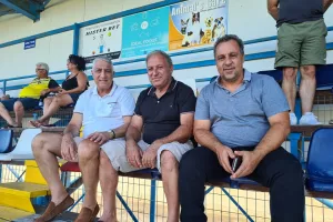 Παρεάκι/Ακρωτήρι