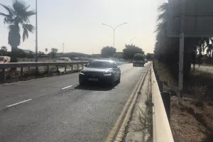 (Φώτος) Ισχυρή αστυνομική δύναμη στο αεροδρόμιο λόγω τριμερούς 