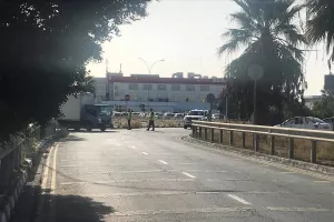 (Φώτος) Ισχυρή αστυνομική δύναμη στο αεροδρόμιο λόγω τριμερούς 